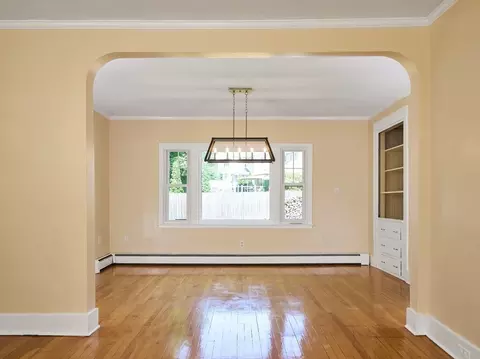 Living - 26 Monroe Ave, Worcester, MA 01602 photo 5 of 9