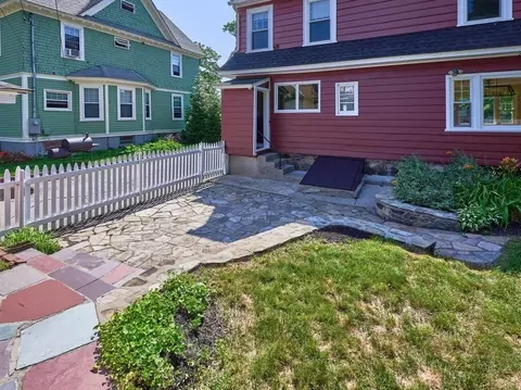 Exterior - 26 Monroe Ave, Worcester, MA 01602 photo 7 of 9