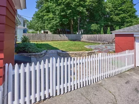 Exterior - 26 Monroe Ave, Worcester, MA 01602 photo 8 of 9