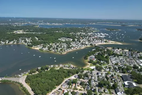 33 Longwood Ave, Wareham, MA 02571