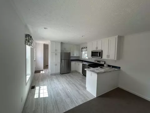 4 Fawn Dr, Plymouth, MA 02360