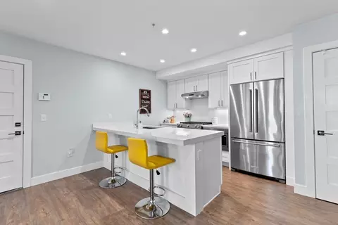 135 Hancock St #8, Quincy, MA 02171