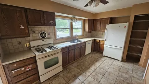 1440 Pendleton Ave #1440, Chicopee, MA 01022 photo 8