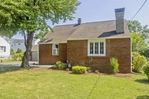 175 Beauregard Ter, Chicopee, MA 01020