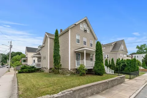52 Selwyn St, Boston, MA 02131