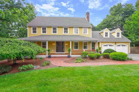 14 Willow Cir, Medfield, MA 02052