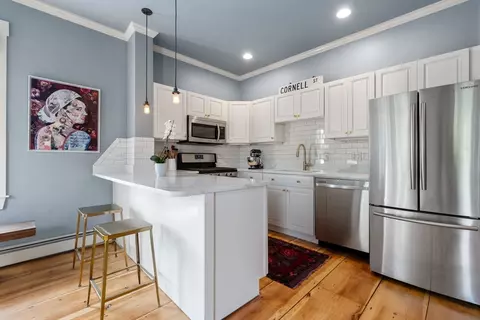 74 Pearl St #3, Boston, MA 02129