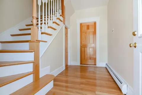 33 Wilbur St, Everett, MA 02149 photo 2