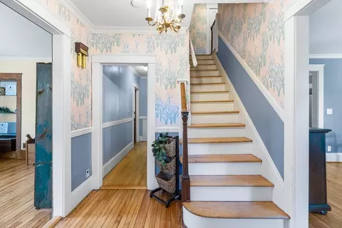 Entry Way - 52 Flagg St, Worcester, MA 01602 photo 1 of 1