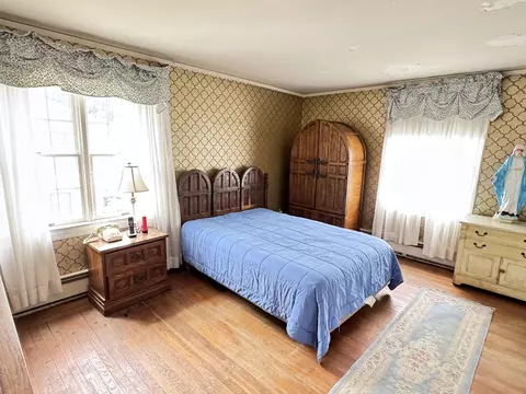 Bedroom - 1428 Highland Ave, Fall River, MA 02720 photo 4 of 4