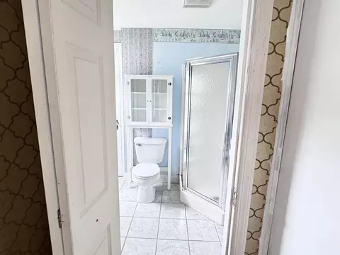 Bath - 1428 Highland Ave, Fall River, MA 02720 photo 3 of 5