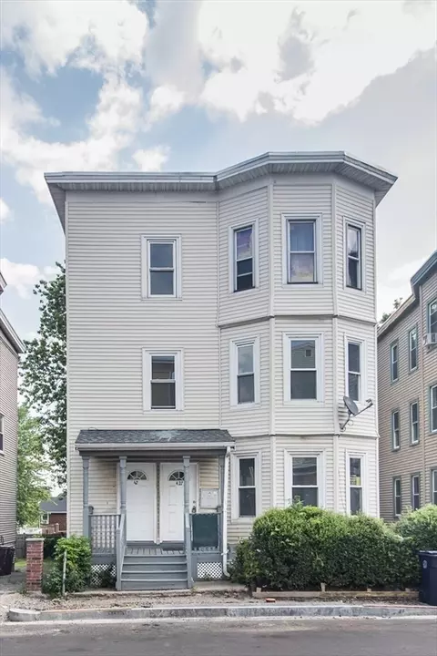 427-429 Ferry St, Everett, MA 02149
