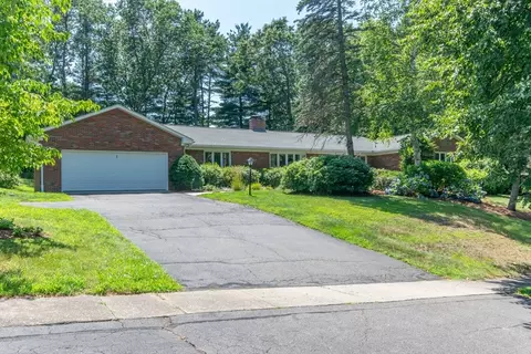 81 Green Willow Dr, Longmeadow, MA 01106