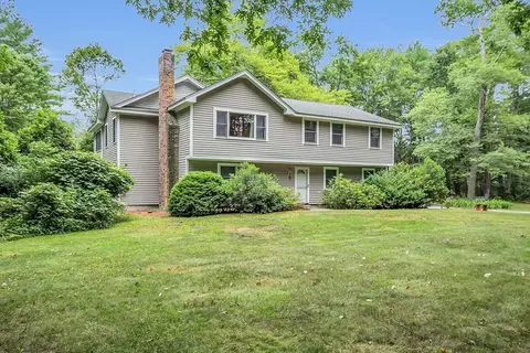 491 Maple St, Carlisle, MA 01741