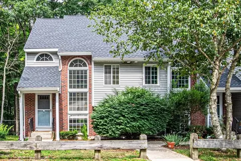 204 Tall Oaks Dr #A, Weymouth, MA 02190