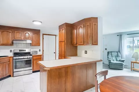 68 Sawmill Rd, Springfield, MA 01118 photo 7