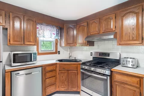 68 Sawmill Rd, Springfield, MA 01118 photo 8