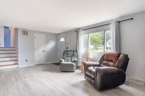 68 Sawmill Rd, Springfield, MA 01118 photo 3