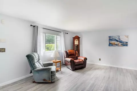 68 Sawmill Rd, Springfield, MA 01118 photo 4
