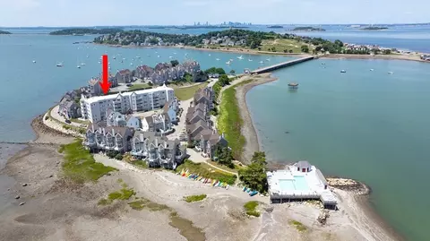 1 Commodore Ct #302, Hull, MA 02045