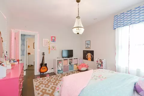 Bedroom - 89 Cliff Ave, Winthrop, MA 02152 photo 4 of 7