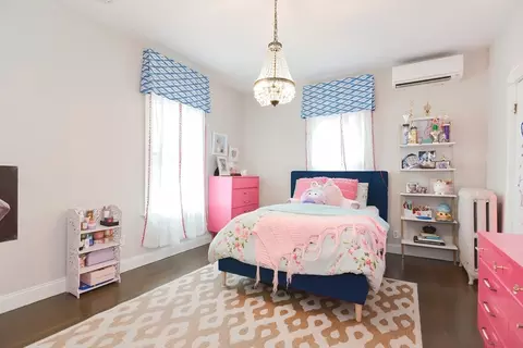 Bedroom - 89 Cliff Ave, Winthrop, MA 02152 photo 3 of 7