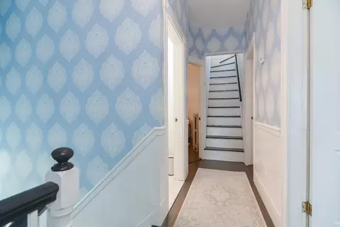 Entry Way - 89 Cliff Ave, Winthrop, MA 02152 photo 5 of 7