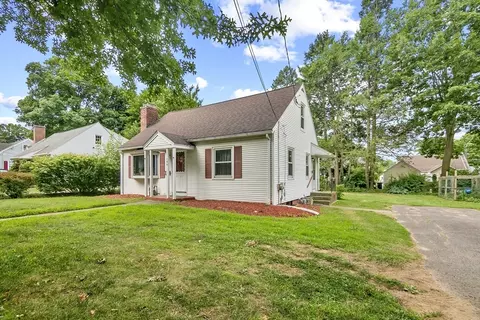 146 Harkness Ave, Springfield, MA 01118 photo 3