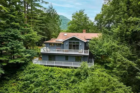 10 Fox Rd, Shelburne Falls, MA 01370