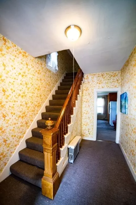 Entry Way - 7 Greendale Ave, Worcester, MA 01606 photo 1 of 1