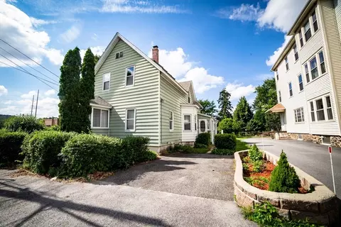7 Greendale Ave, Worcester, MA 01606