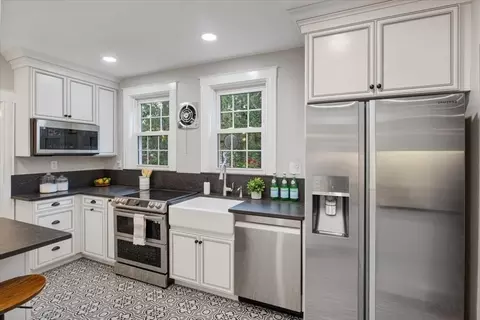 384 Pleasant St, Canton, MA 02021 photo 14