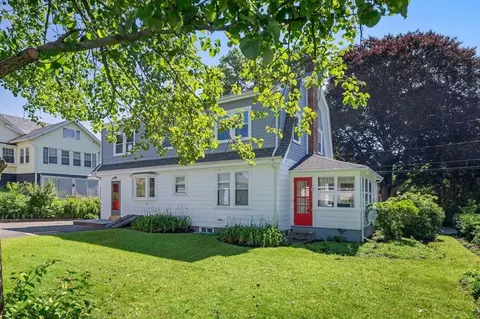8 Ingalls St, Woburn, MA 01801