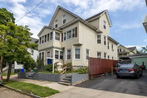 23-25 Wigwam Pl, Springfield, MA 01108