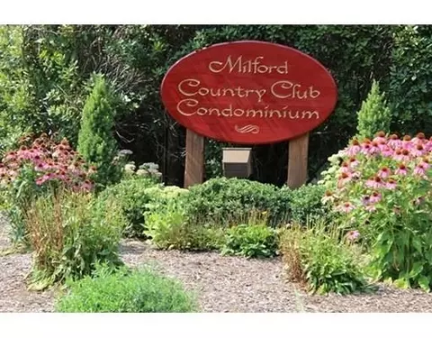 12 Country Club Ln #C, Milford, MA 01757