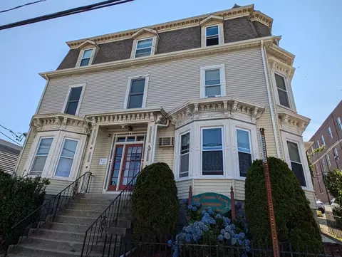 313 Durfee St #2S, Fall River, MA 02720