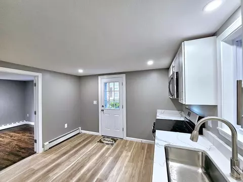 14 Spring St, Framingham, MA 01702 photo 3