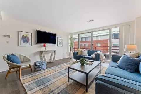 183 Oak St #504, Newton, MA 02464