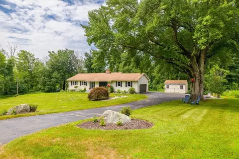 71 Tower Hill Rd, Brimfield, MA 01010
