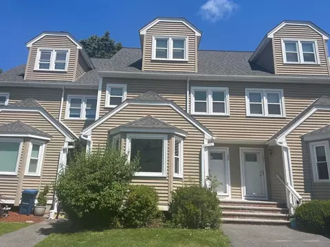 198 Merrimack Meadows Ln #198, Tewksbury, MA 01876