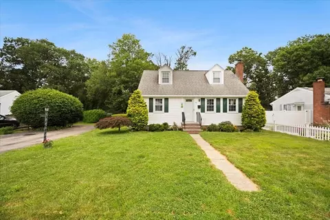 62 Roberta Ave, Brockton, MA 02301