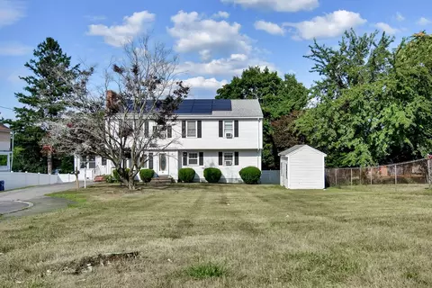 13 Wesley St, Lawrence, MA 01841