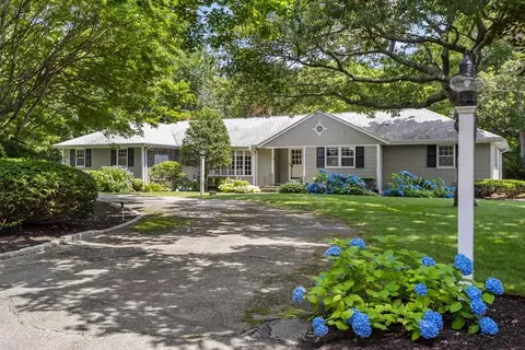 150 Green Dunes Dr, Barnstable, MA 02672