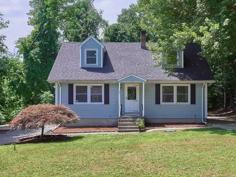 29 Dawson Rd # B, Worcester, MA 01602