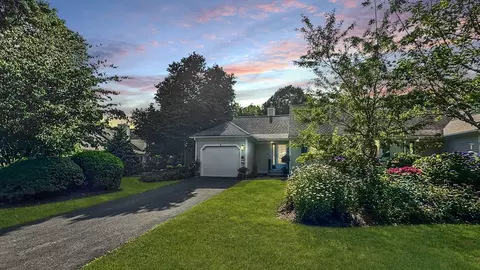 10 Upland Cir #10, Mashpee, MA 02649