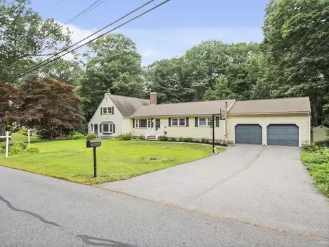 23 Abbott Ln, Chelmsford, MA 01824