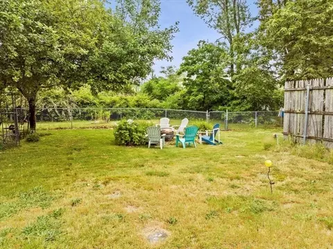 Exterior - 346 Elsbree St, Fall River, MA 02720 photo 5 of 6
