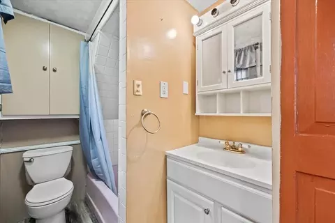 Bath - 346 Elsbree St, Fall River, MA 02720 photo 2 of 2