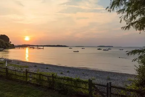 View/Area - 60 Howe St, Hingham, MA 02043 photo 6 of 8