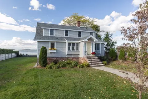 Exterior - 60 Howe St, Hingham, MA 02043 photo 5 of 7